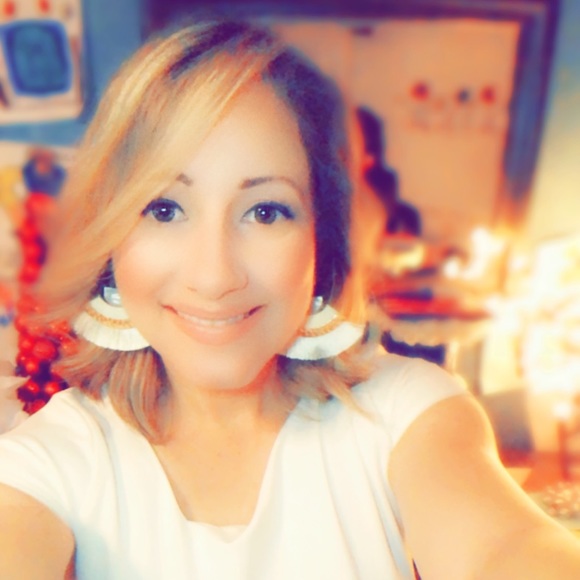 Meet your Posher, Awilda - Picture 1 of 1